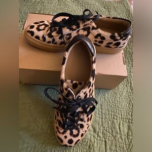 Leopard 🐆 print sneakers